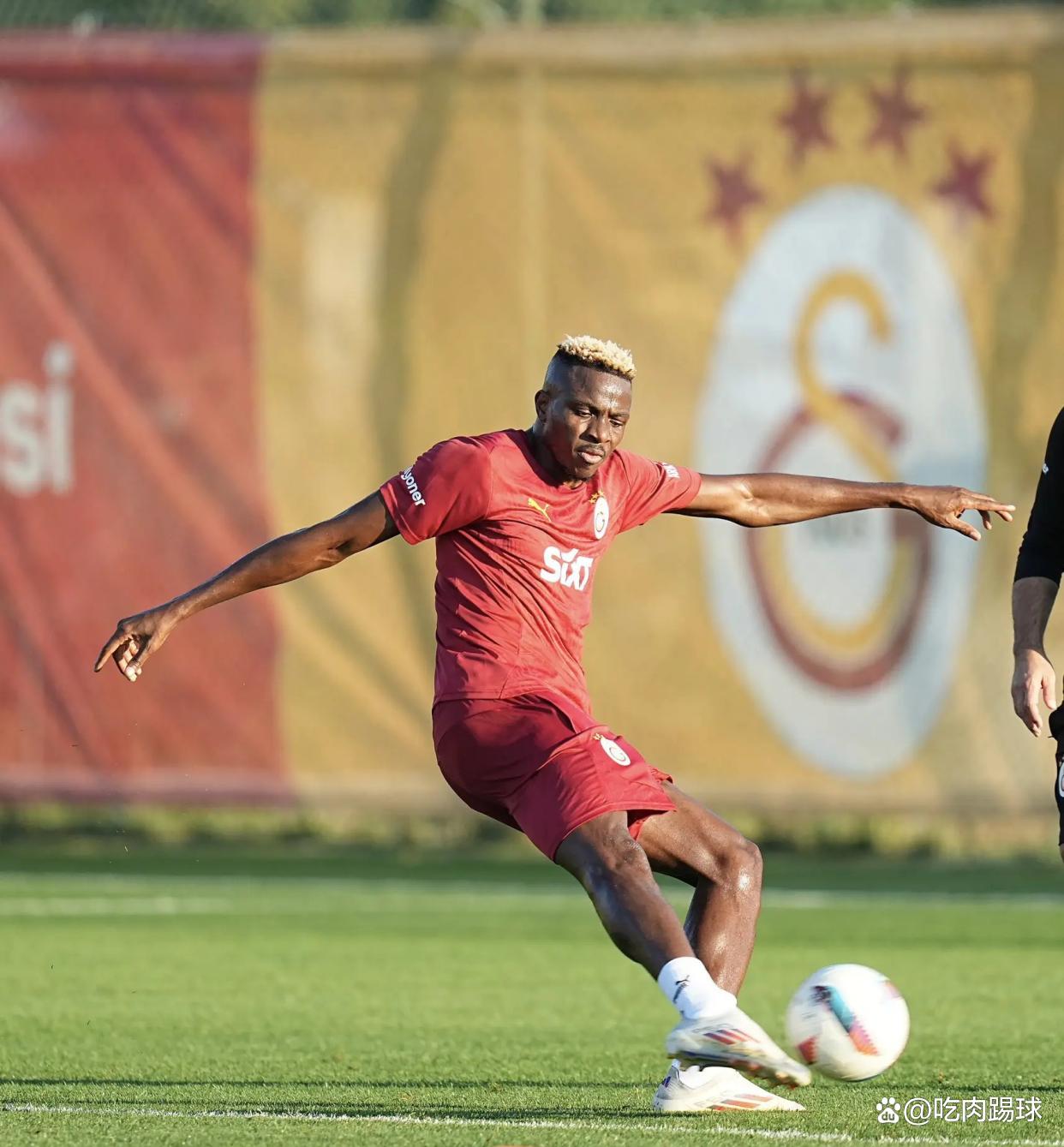 KAIYUN-穆古鲁扎在尤文图斯比赛中持续失利，比赛规则变更引发热议！